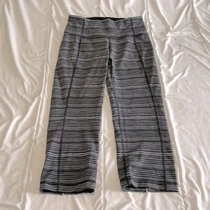 Lululemon Gather & Crow Crop II Cyber Black Deep Coal Size 6